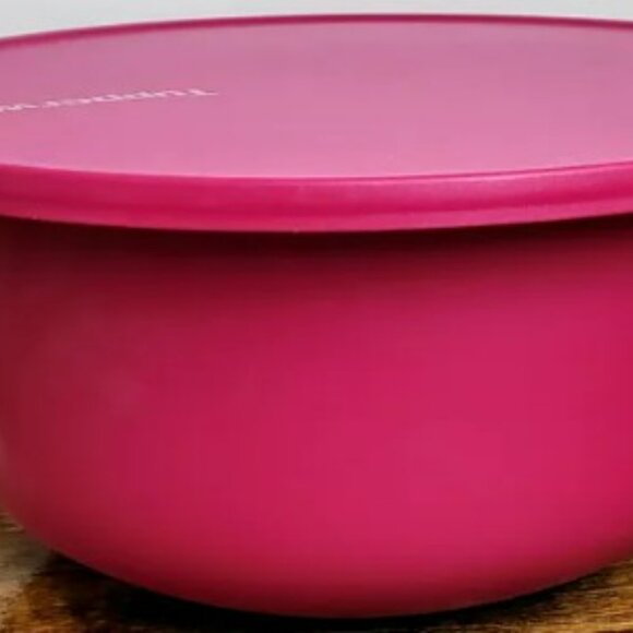 Tupperware Aloha Bowl 17 Cups Medium Flat Bottom Mixing Serving Bowl Radish Pink - Picture 3 of 4